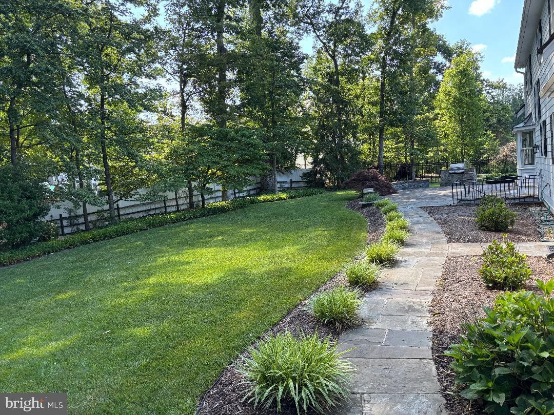 1123 Laurelwood Drive photo 6