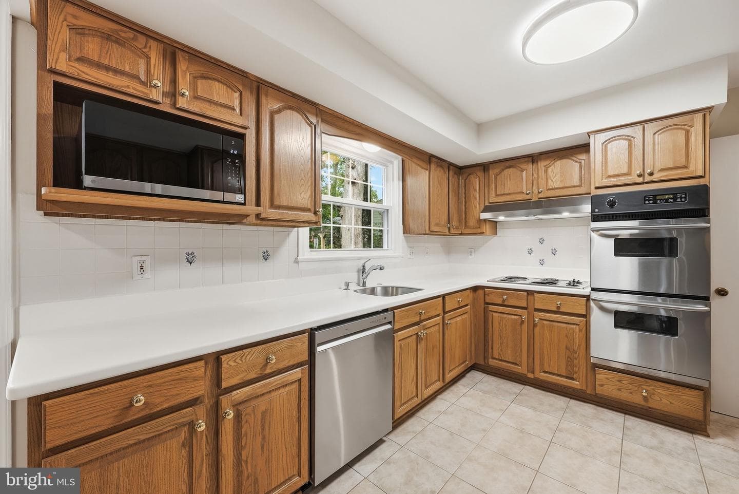 5004 Linette Lane photo 17