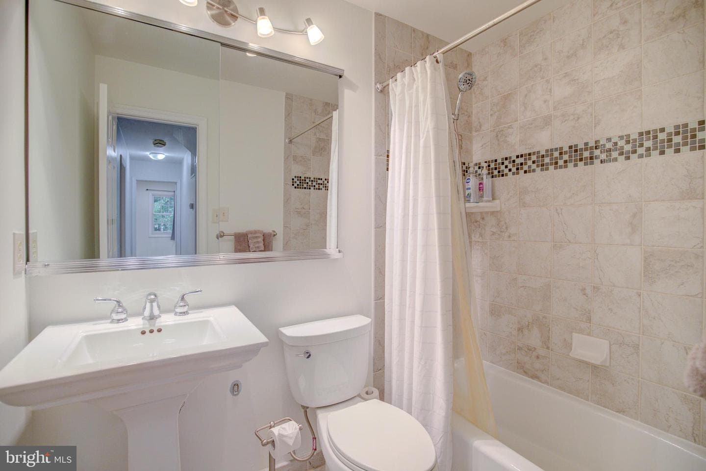9519 Heathwood Court photo 23