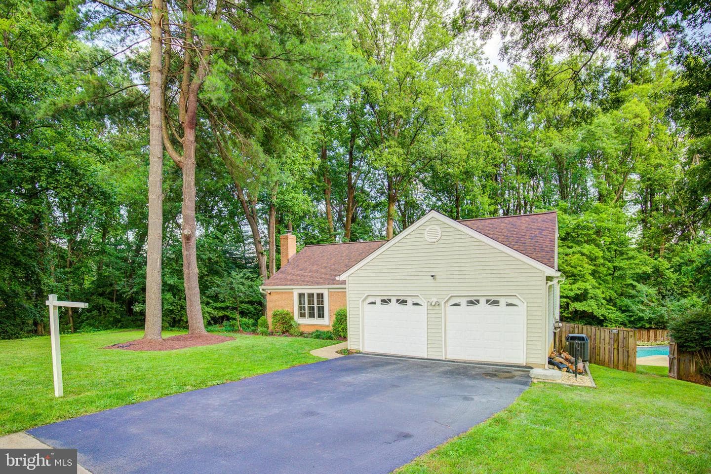 9519 Heathwood Court photo 3