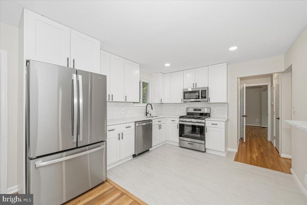 8624 Parliament Drive photo 11