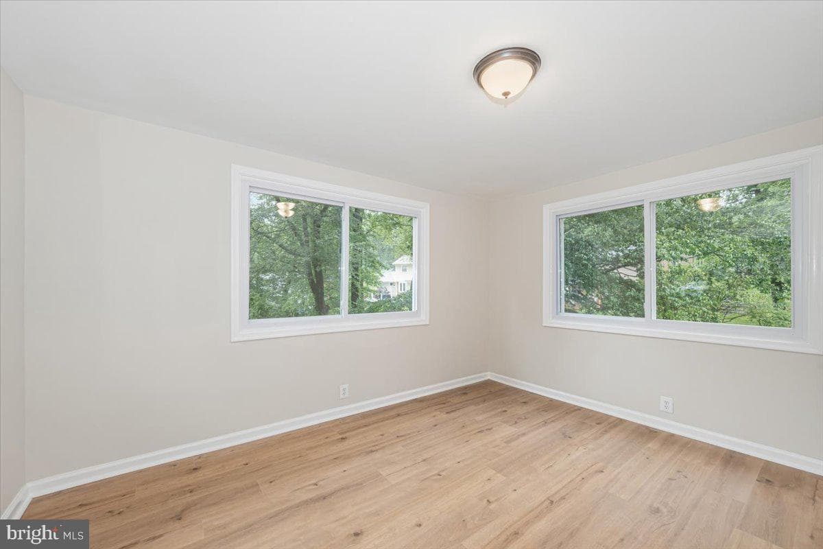 8624 Parliament Drive photo 29