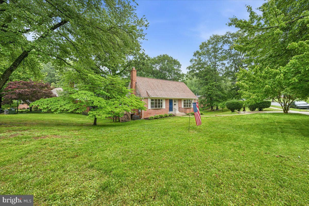 8624 Parliament Drive photo 4