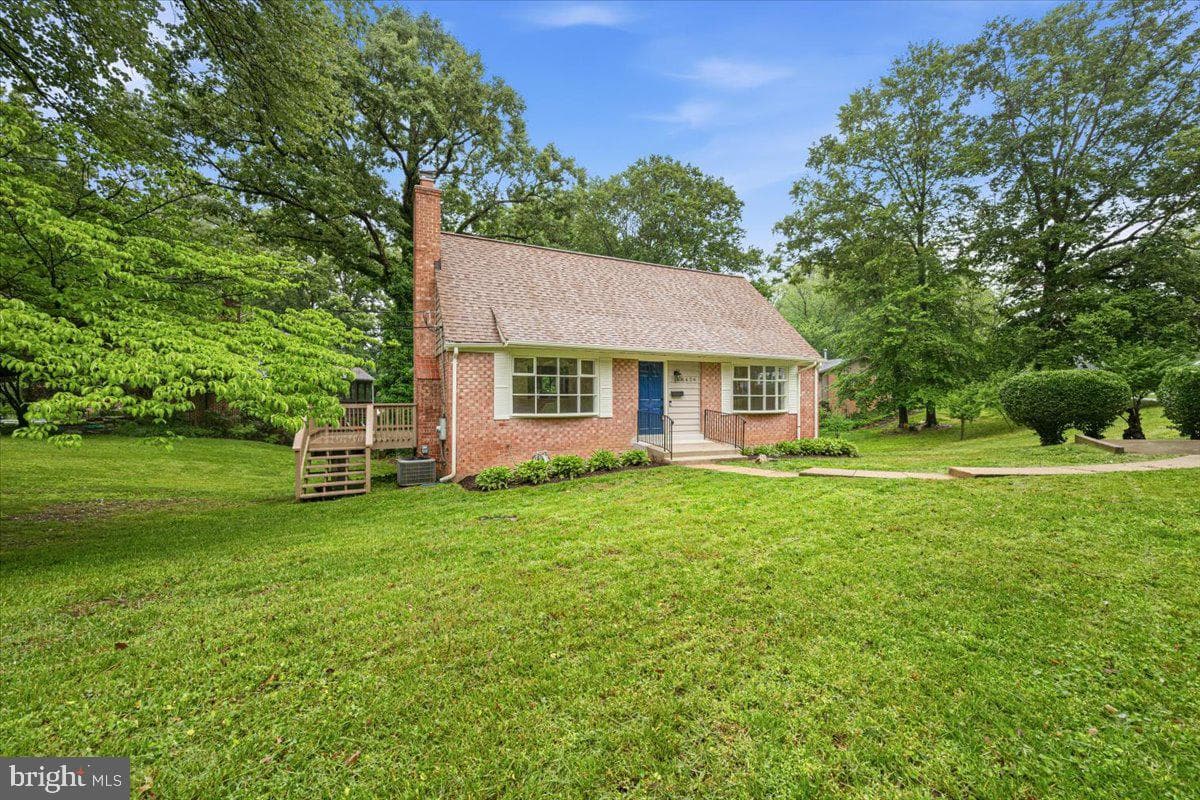 8624 Parliament Drive photo 5