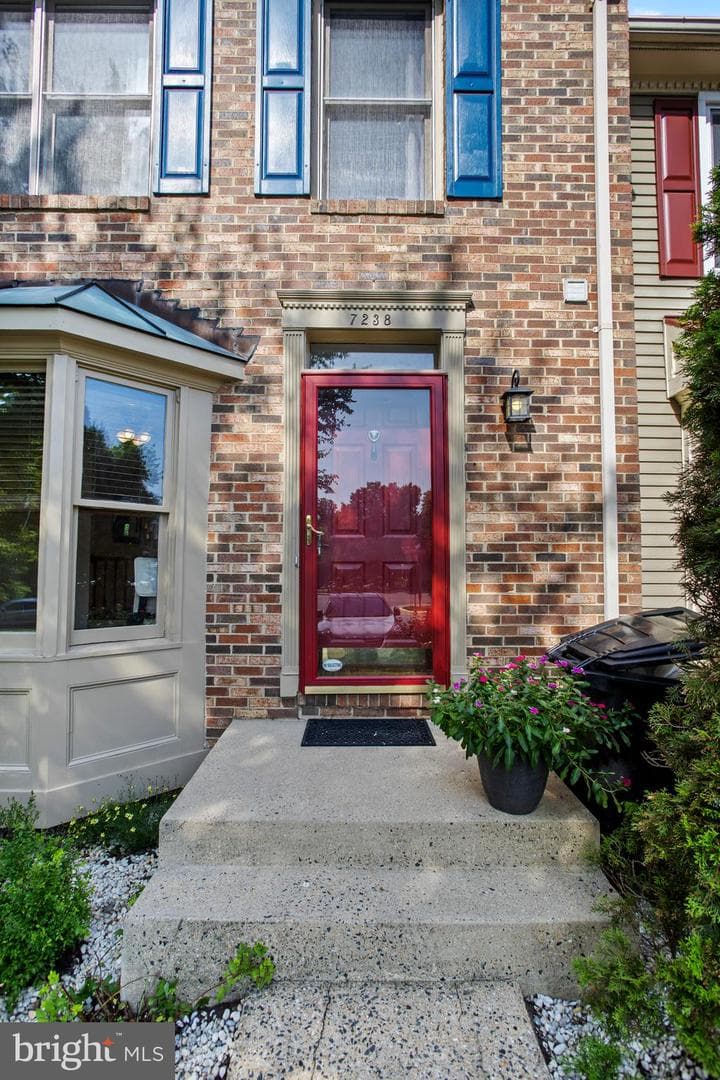 7238 Lensfield Court photo 40