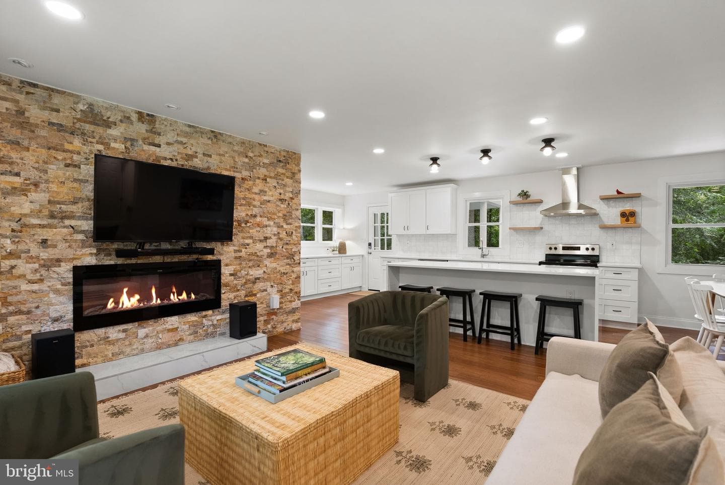 9221 Weant Drive photo 8