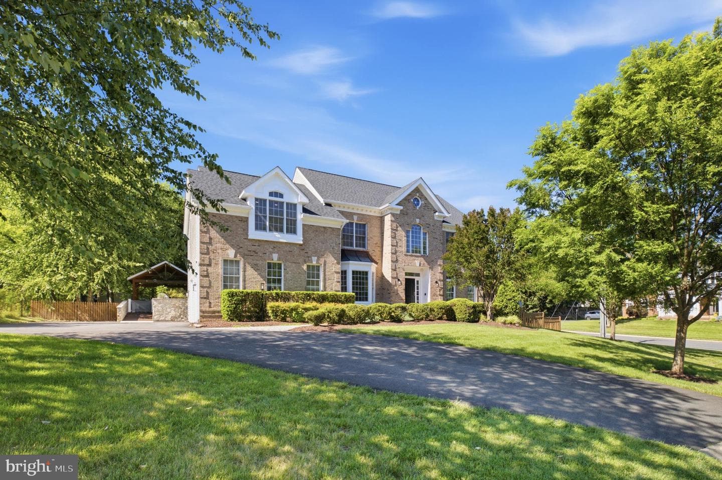 9800 John Robert Way photo 2