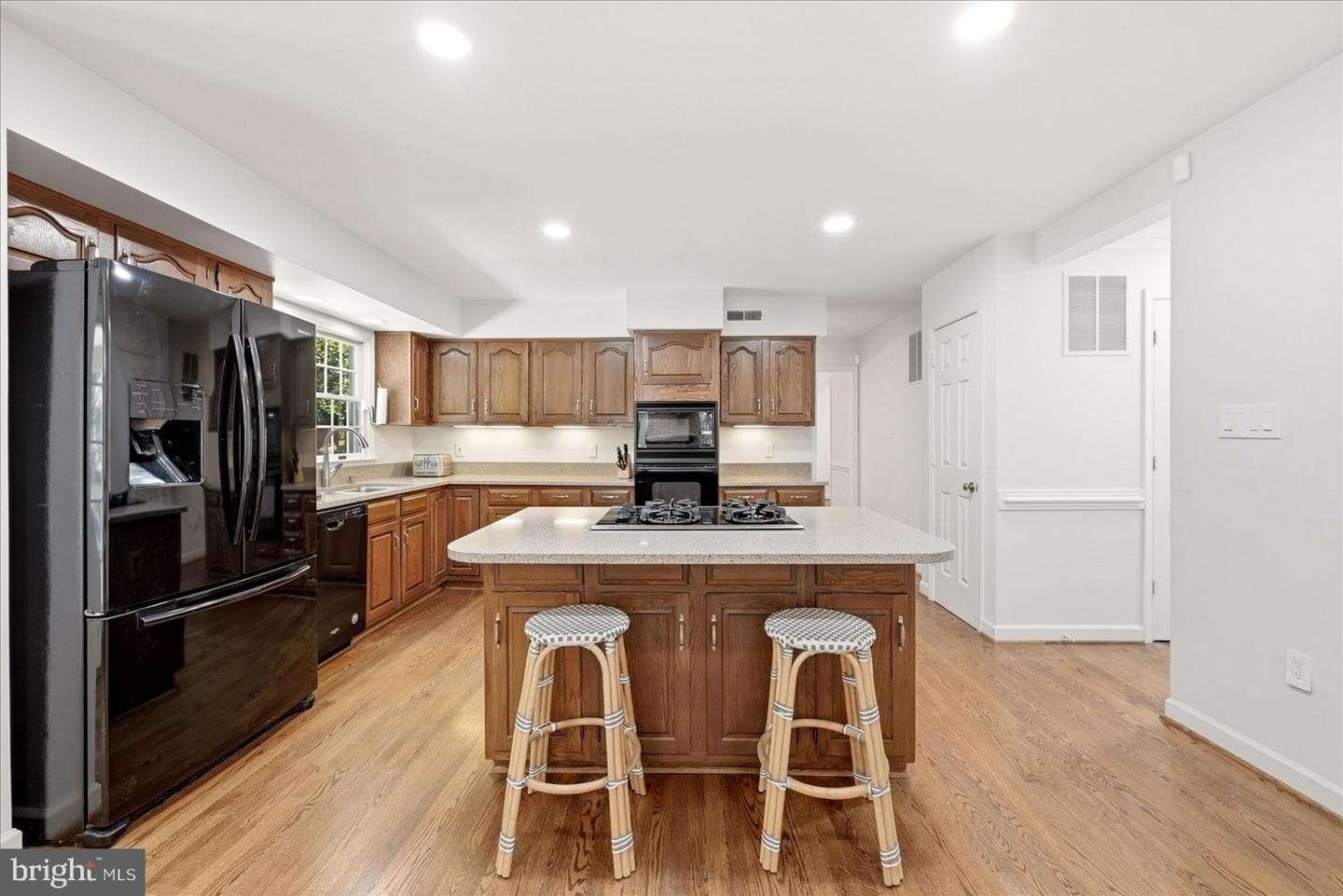 8814 Surrey Court photo 10