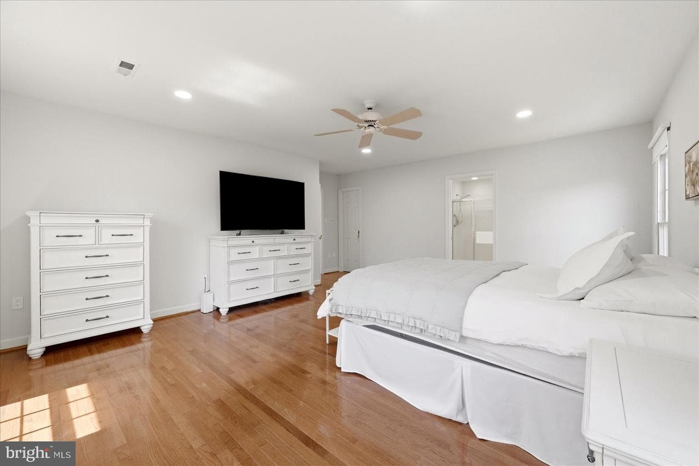 8814 Surrey Court photo 14