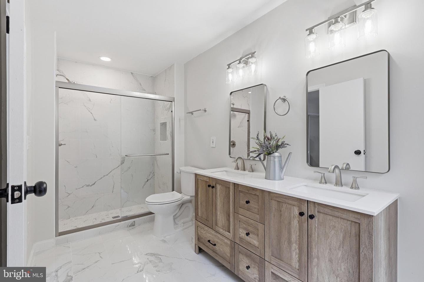 8398 Uxbridge Court photo 17