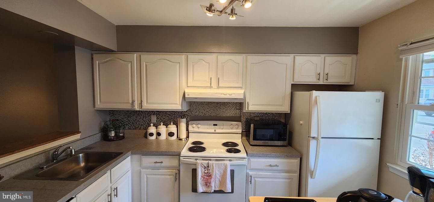 2815 Lee Landing Court photo 3