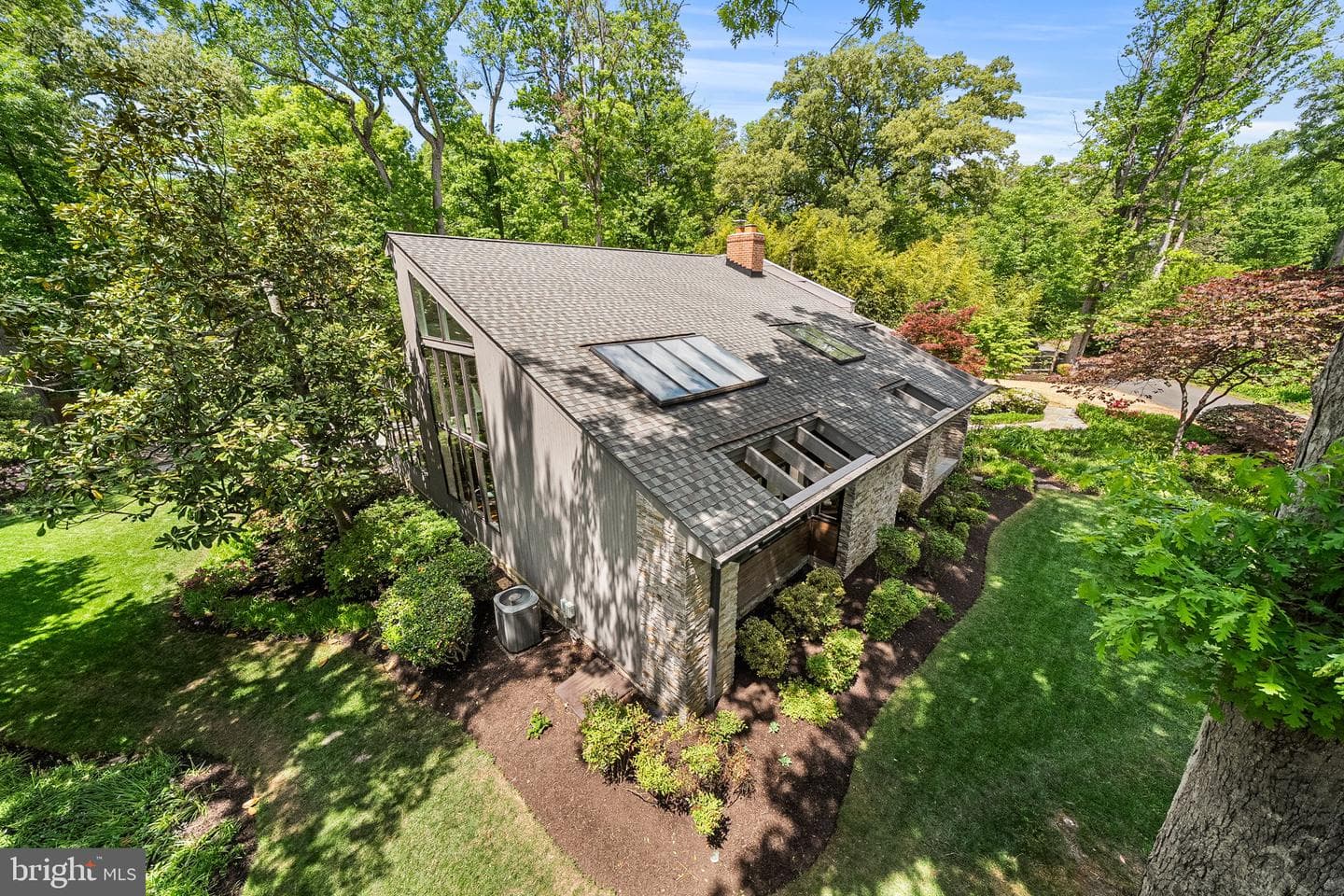7736 Tauxemont Road photo 3