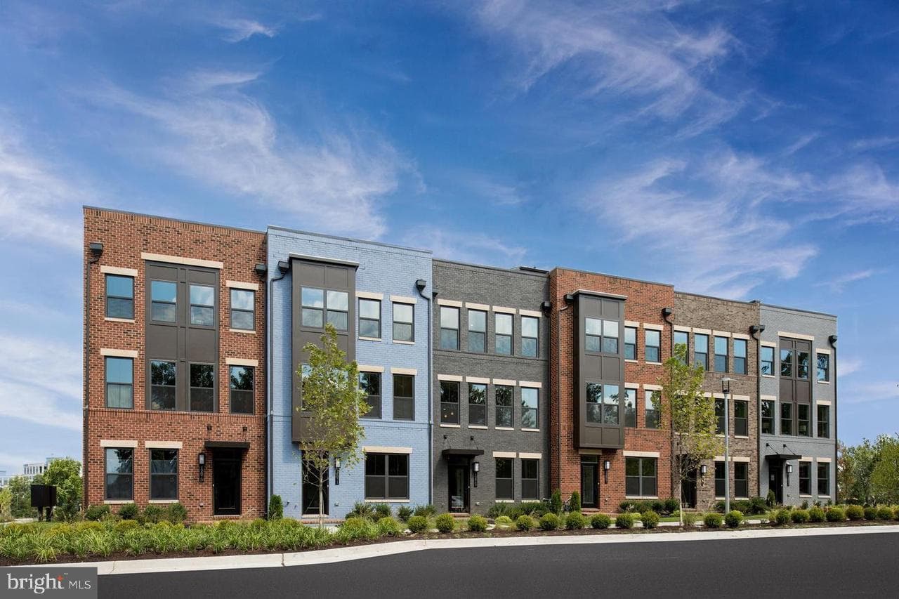 13041 Hattontown Square, Herndon