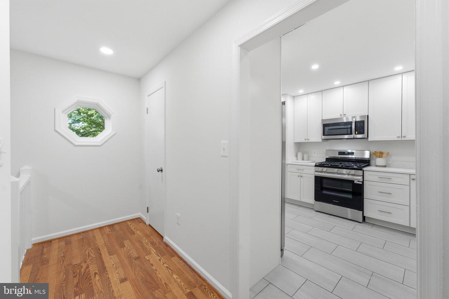2238 Hunters Run Drive photo 5