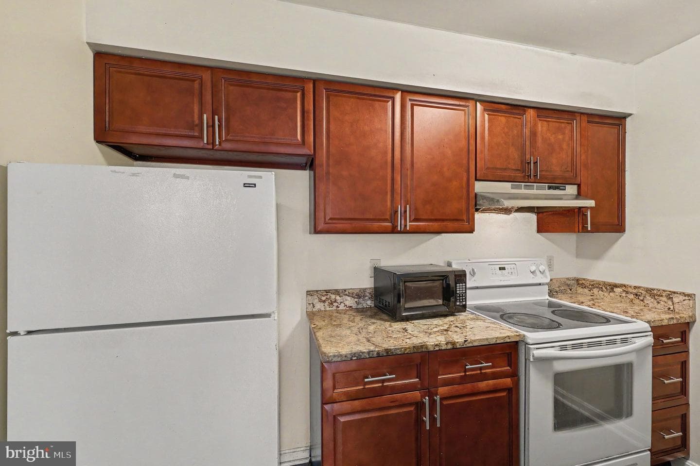 8619 Beekman Place #19d photo 9
