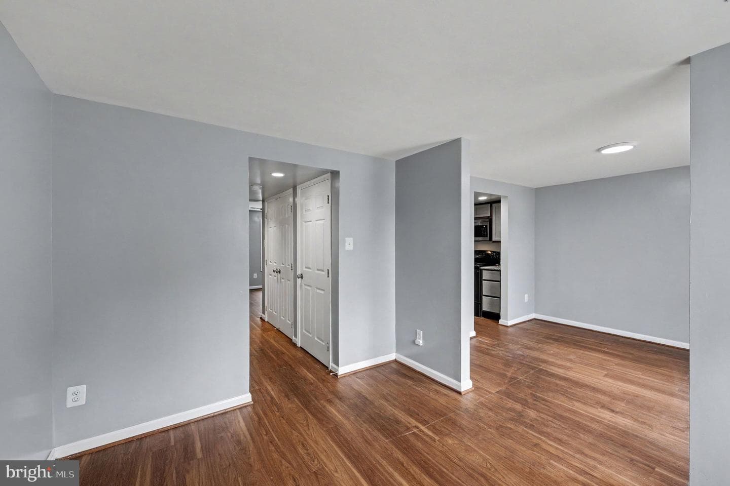 8309 Pondside Terrace photo 14
