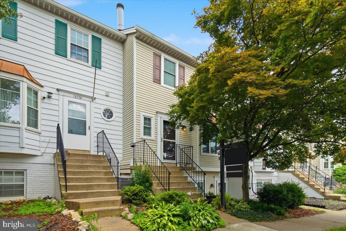 13772 Flowing Brook Court #32g, Chantilly