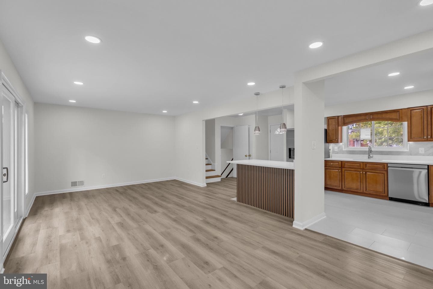 5907 Camberly Avenue photo 14