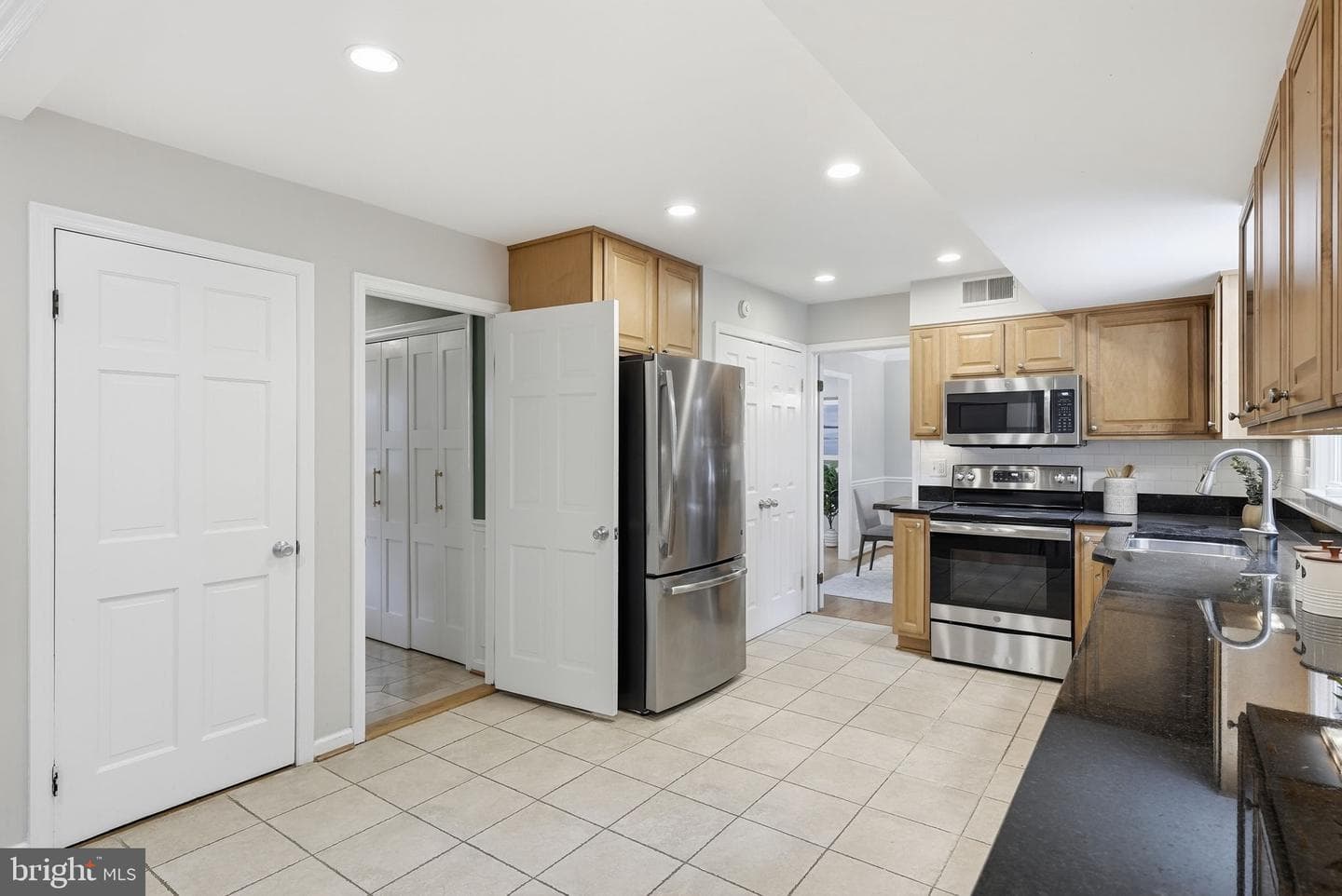 8607 Pilgrim Court photo 10