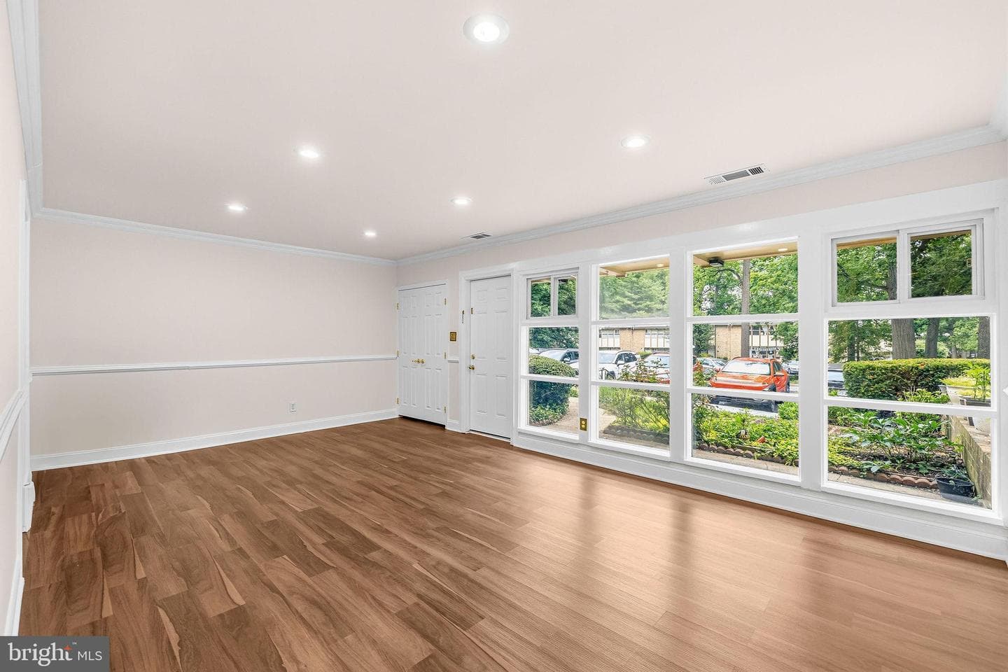 4471 Forest Glen Court photo 4