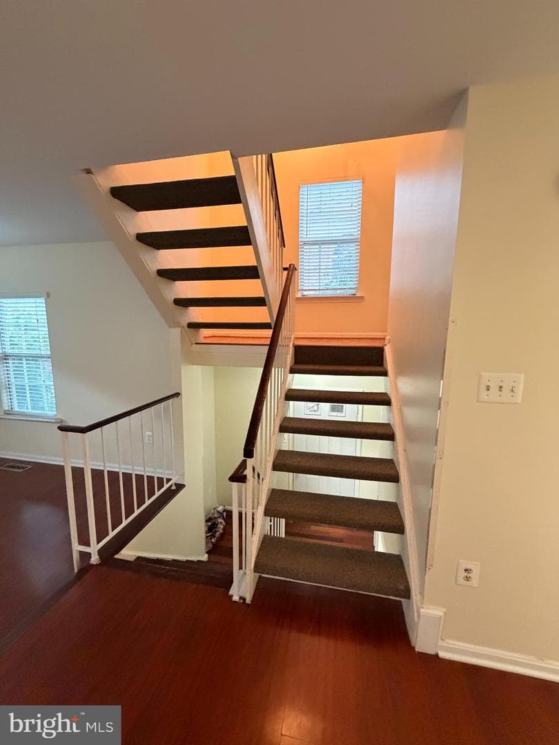 8818 Ridge Hollow Court photo 4