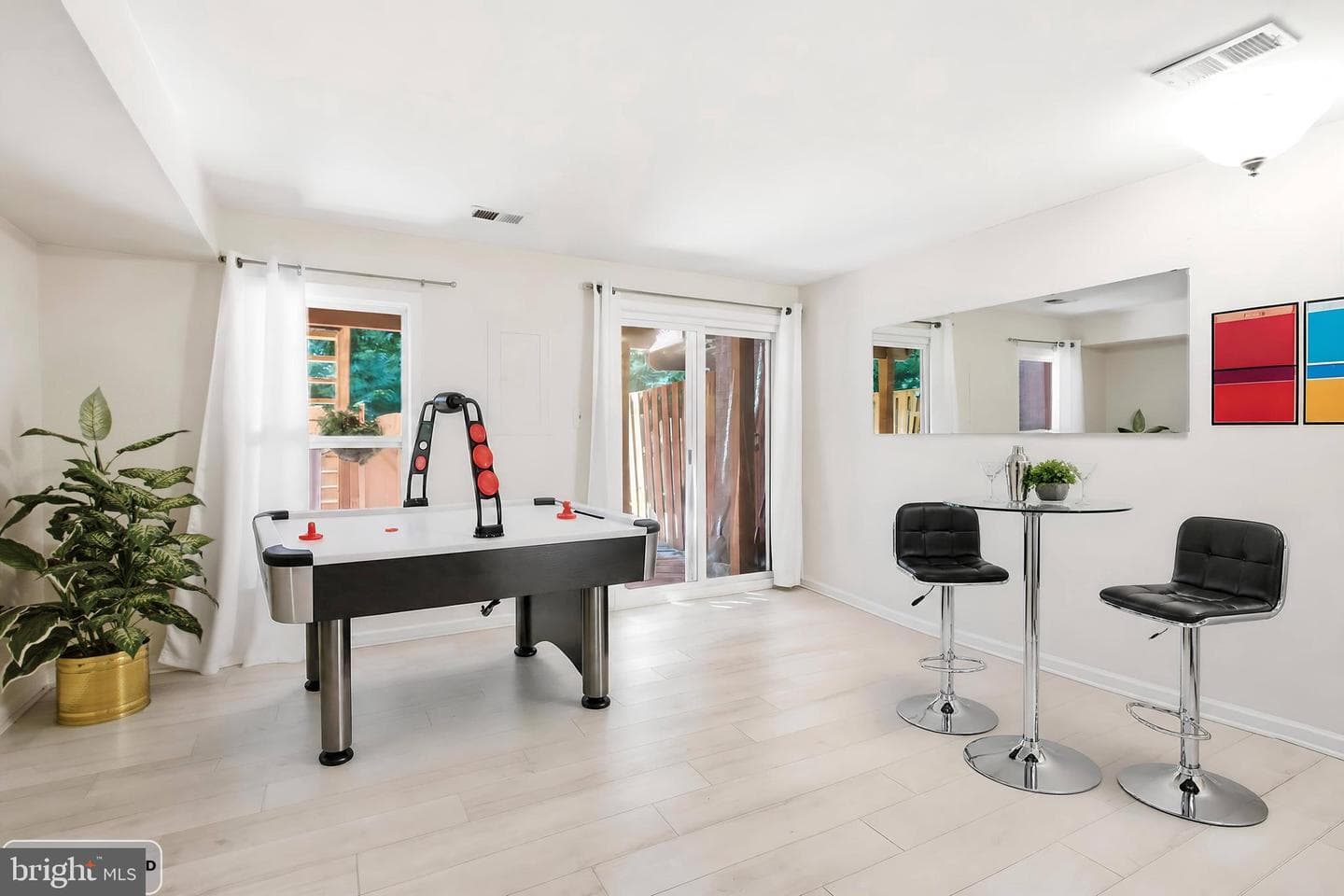 8434 Springfield Oaks Drive photo 6