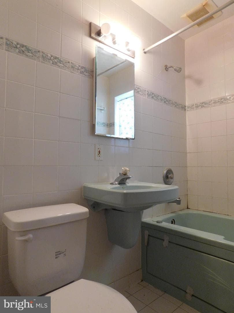 3338 Slade Court photo 16