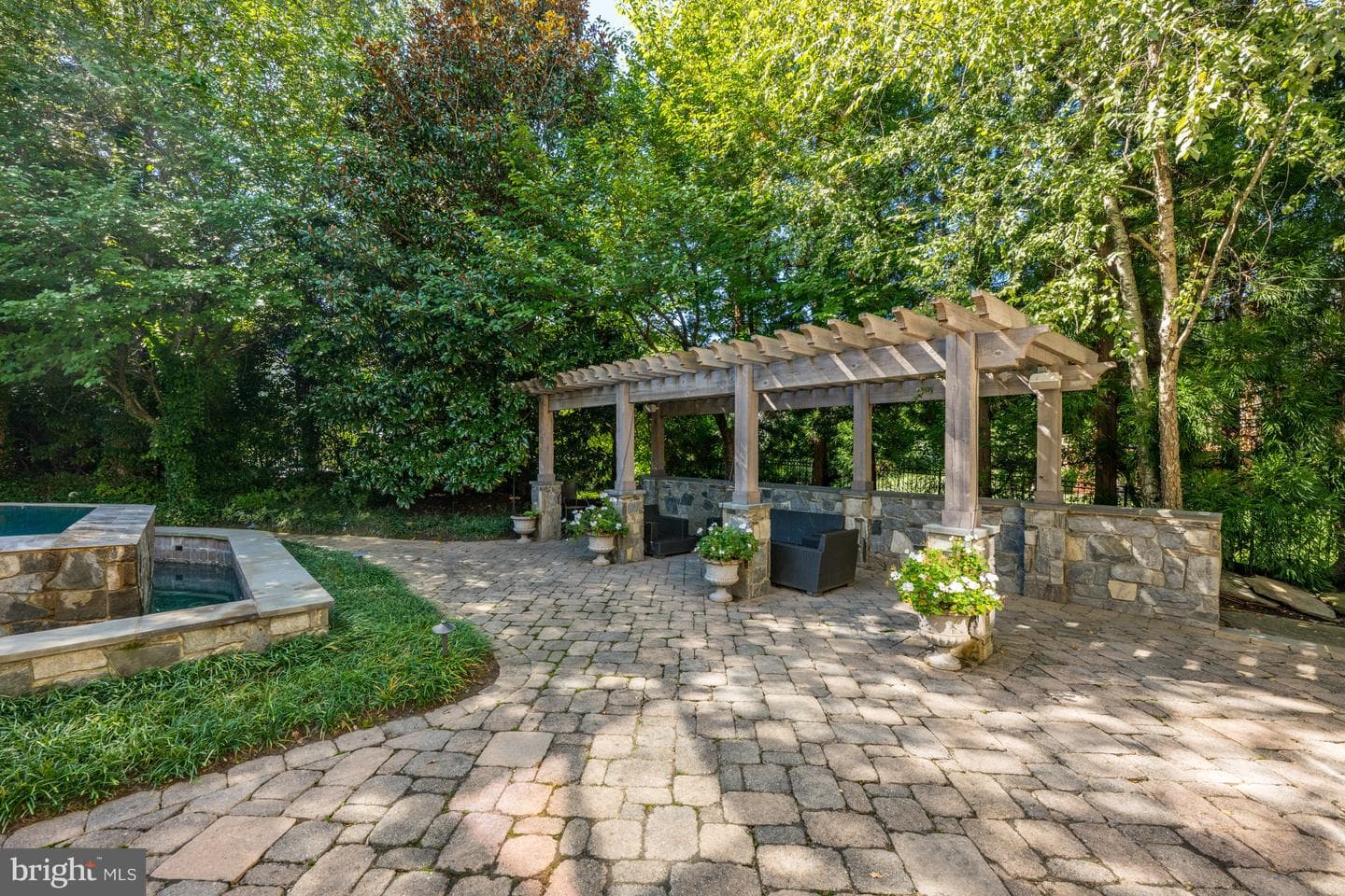 8305 Fox Haven Drive photo 4