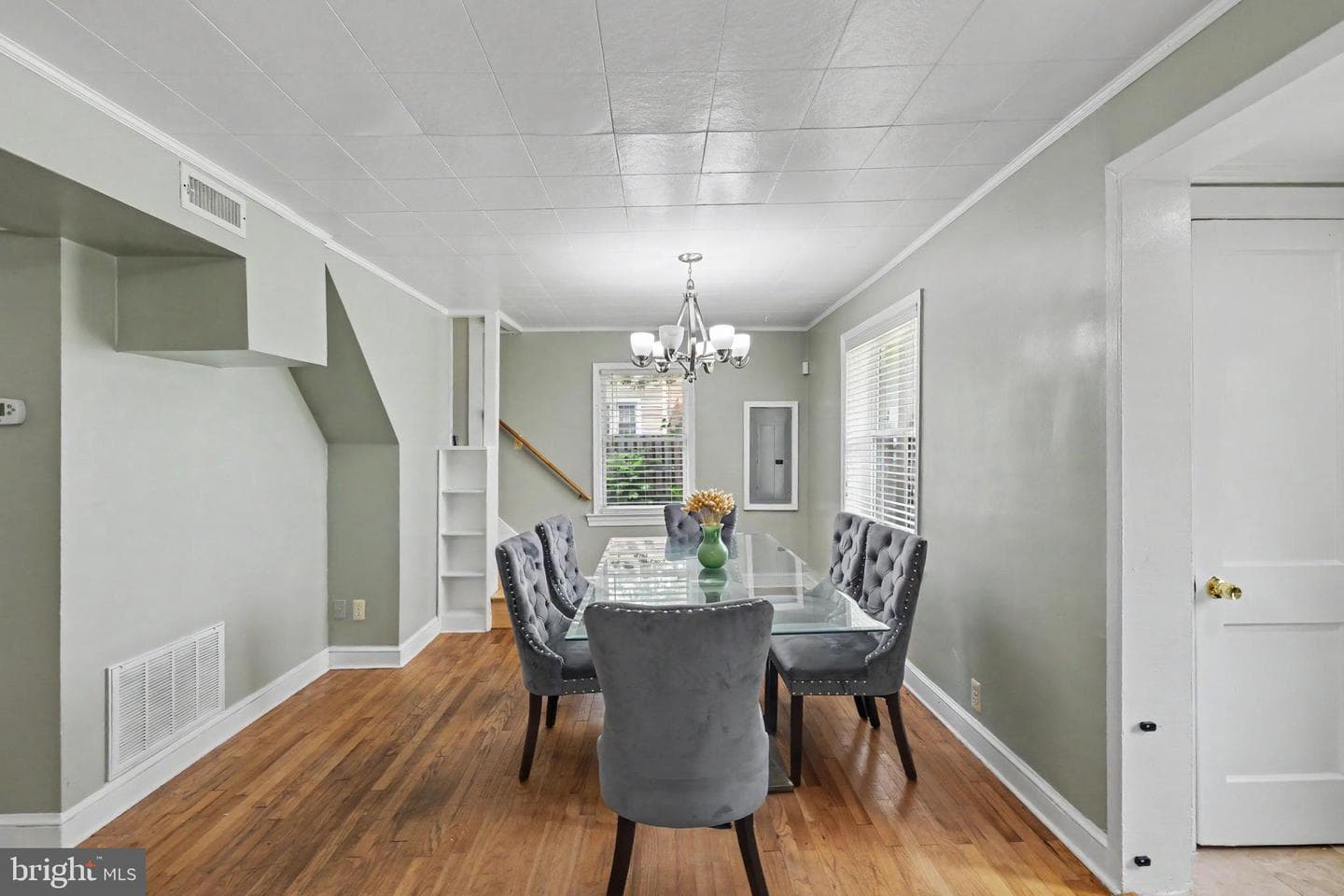 8608 Woodlawn Court photo 4