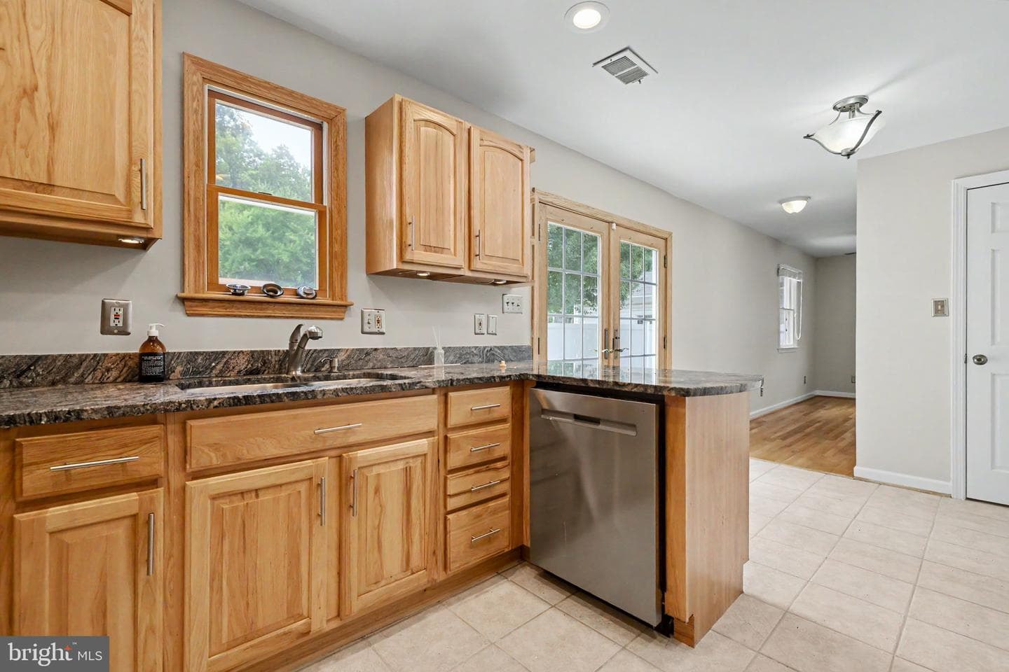 3128 Wayne Road photo 8