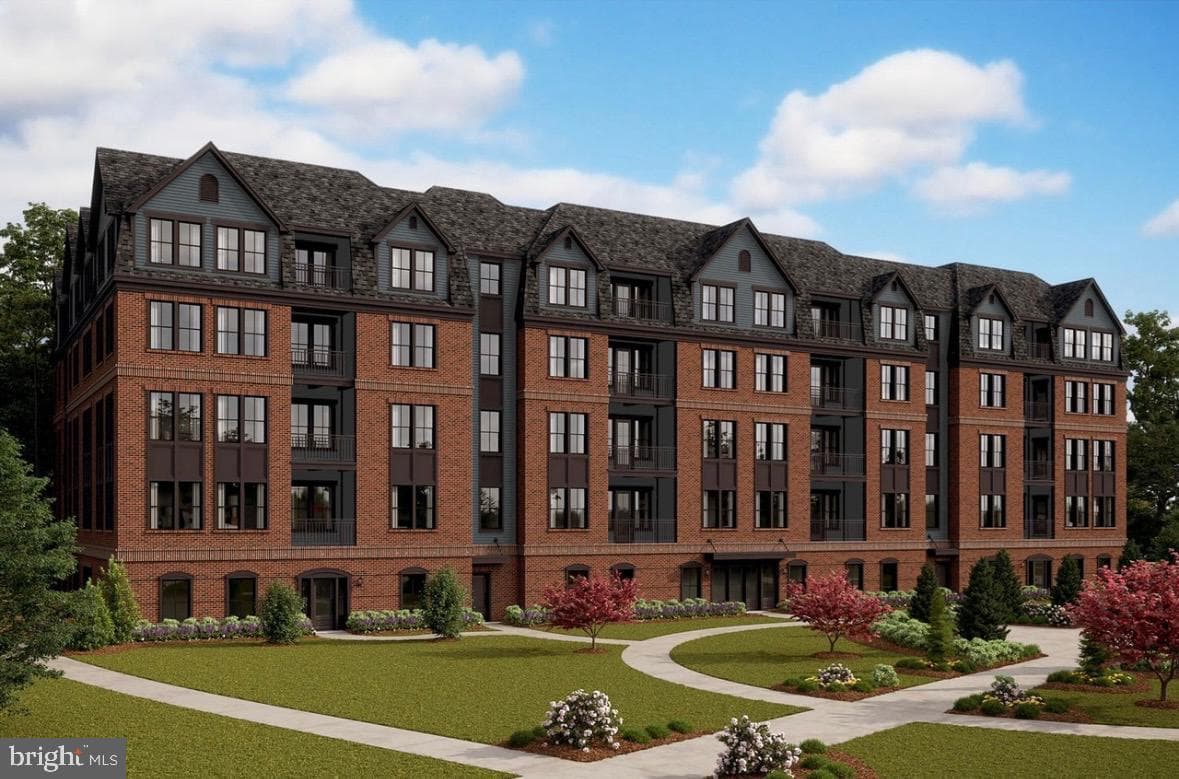 3927 Fair Ridge Drive #208, Fairfax