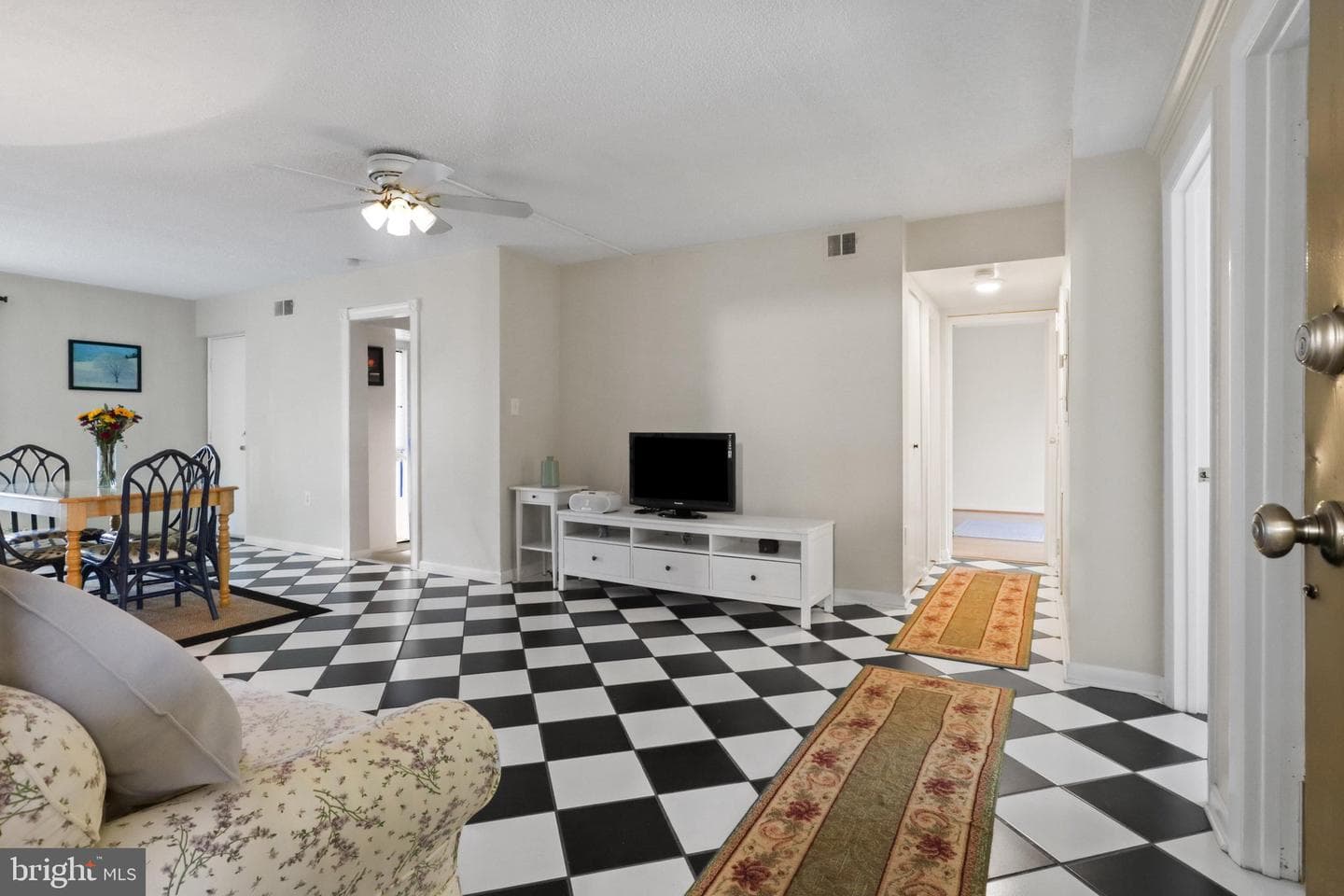 8607 Village Way #d photo 4