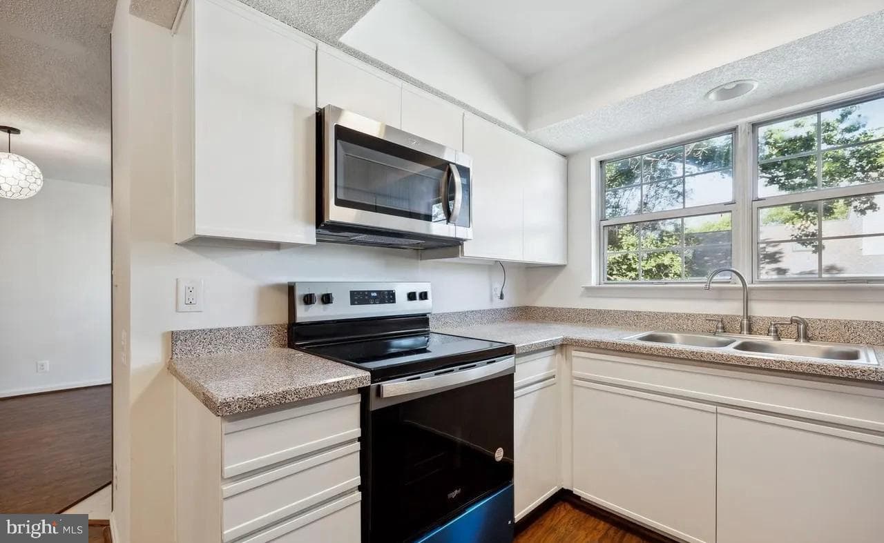 12023 Golf Ridge Ct # 202 photo 10