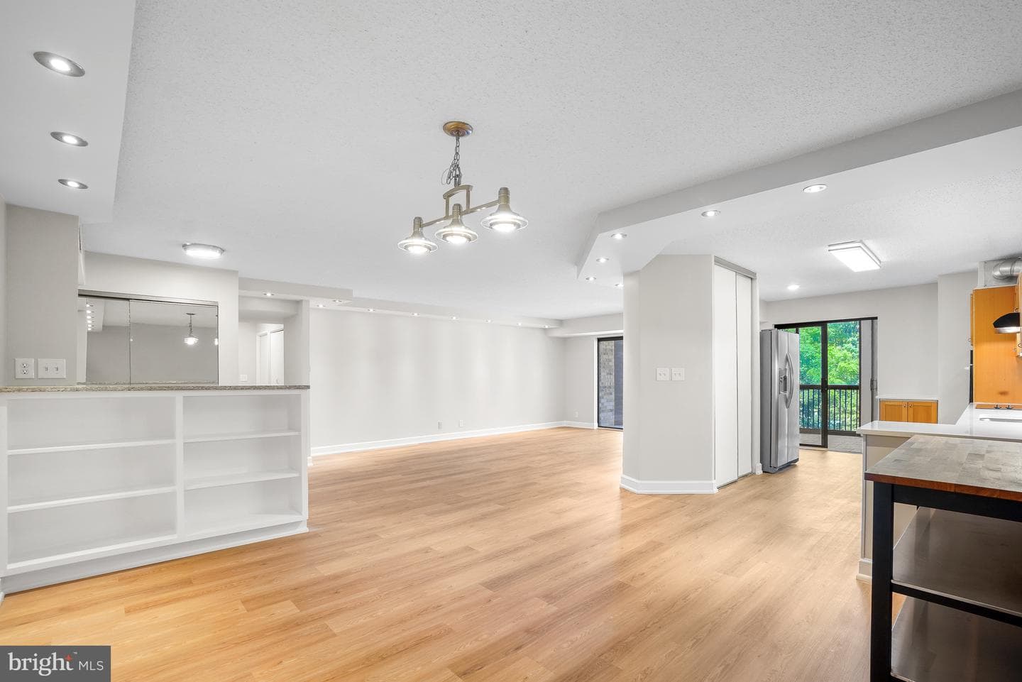 5904 Mount Eagle Drive #601, Alexandria