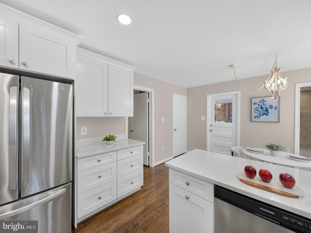 5502 Kings Park Drive photo 20