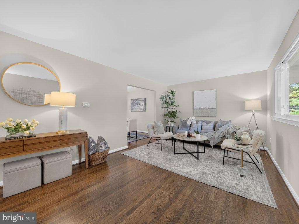 5502 Kings Park Drive photo 3