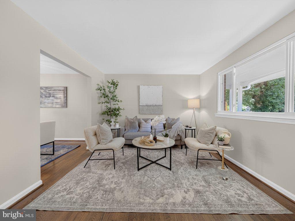 5502 Kings Park Drive photo 4