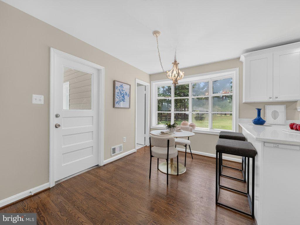 5502 Kings Park Drive photo 9