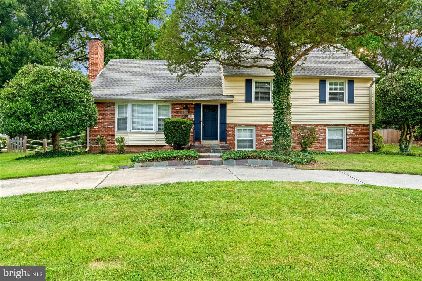 8403 W Boulevard Drive photo 3