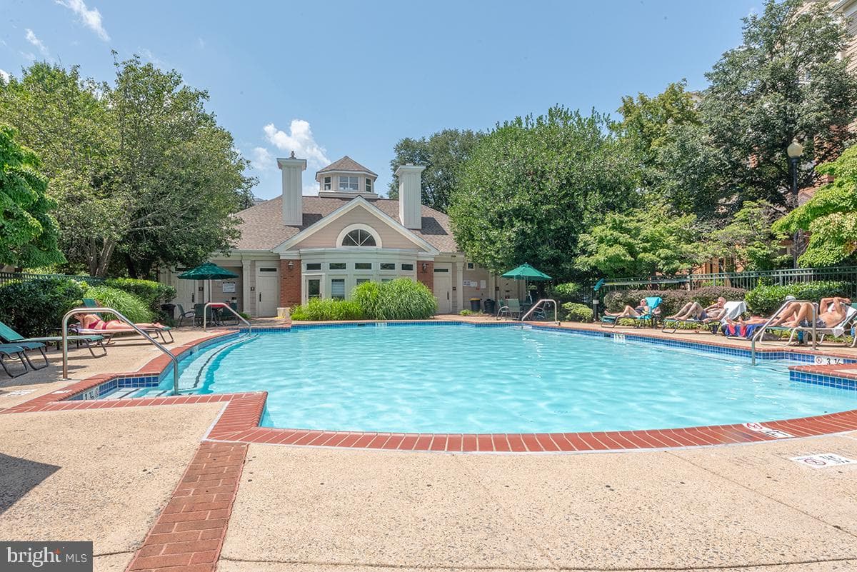 2204 Westcourt Ln # 317 photo 21