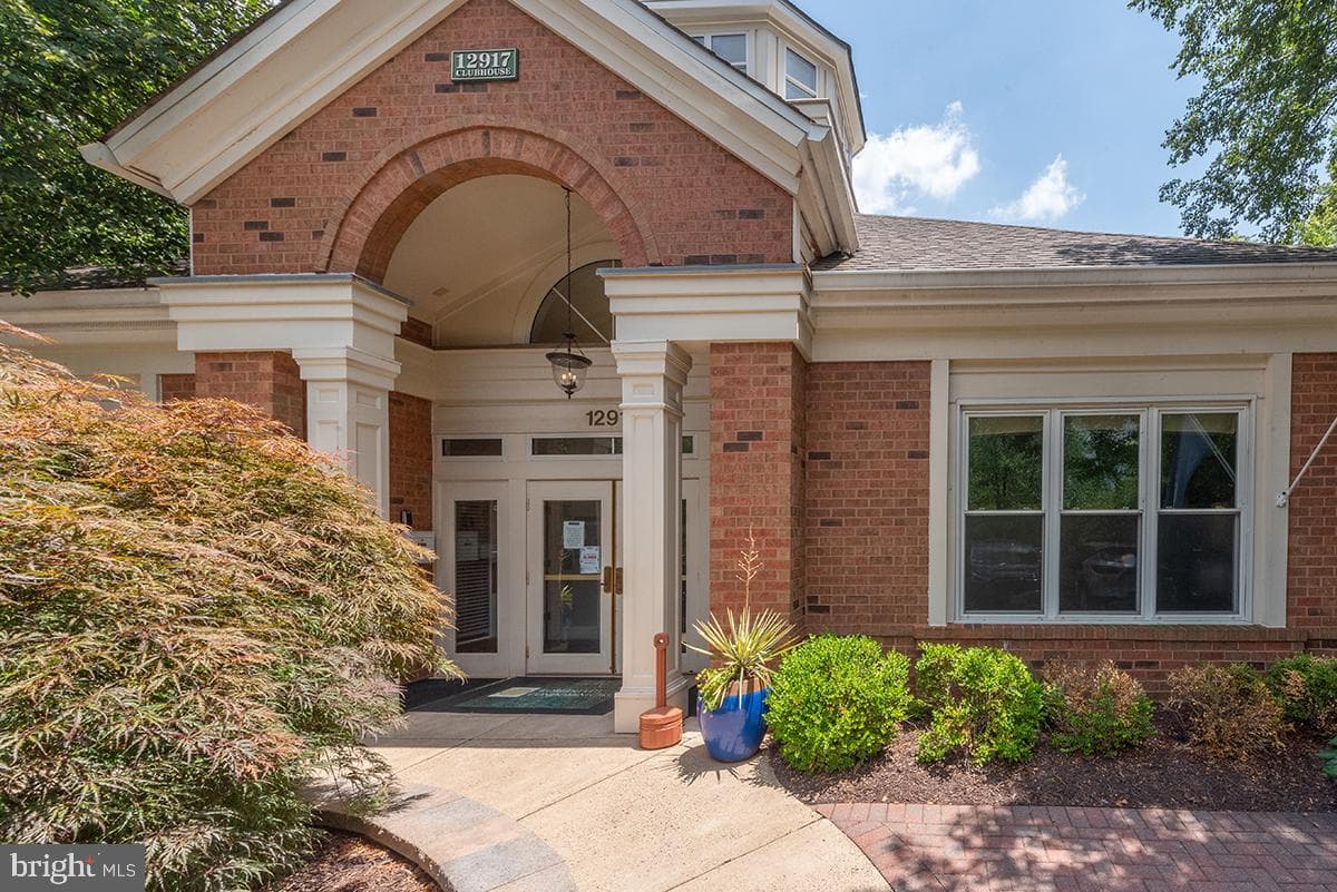 2204 Westcourt Ln # 317 photo 25