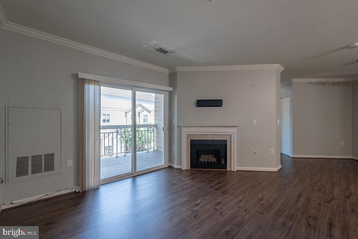 2204 Westcourt Ln # 317 photo 4