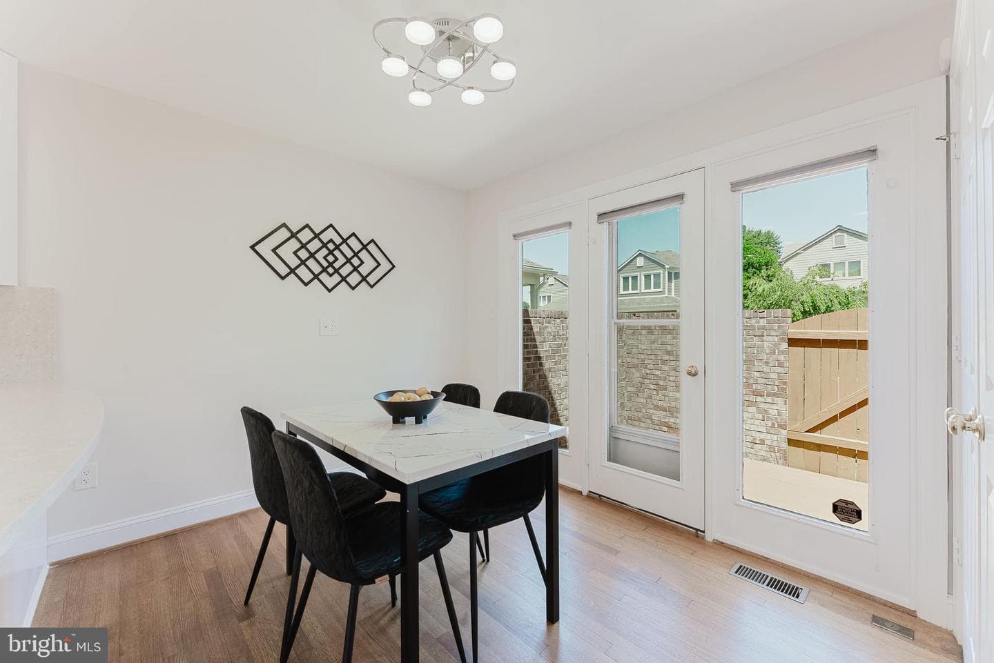 10527 Mereworth Lane photo 19