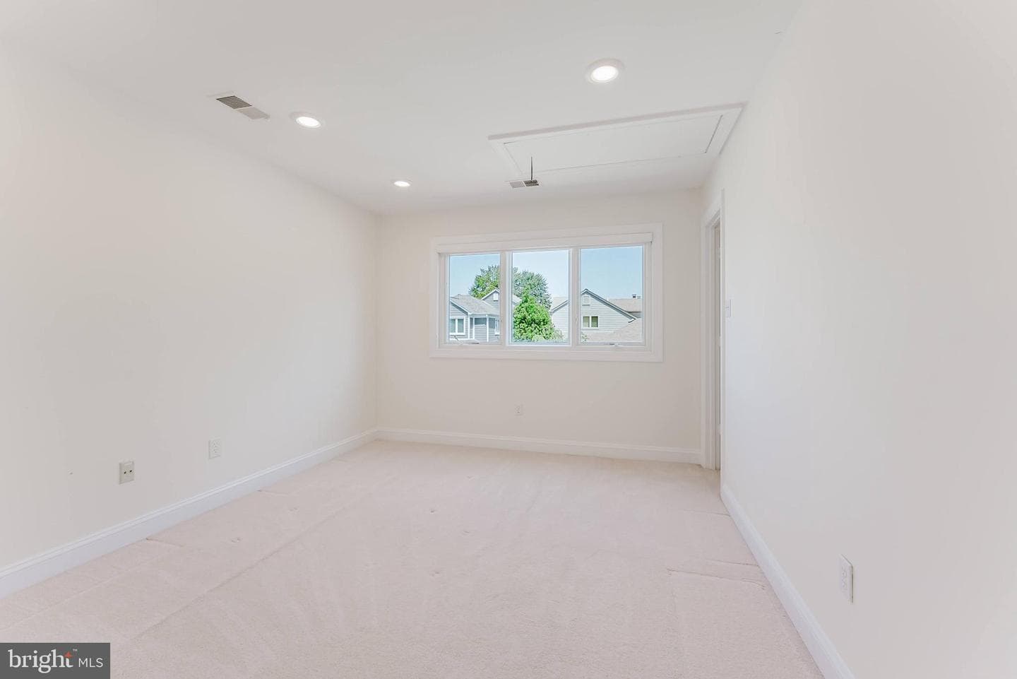 10527 Mereworth Lane photo 31