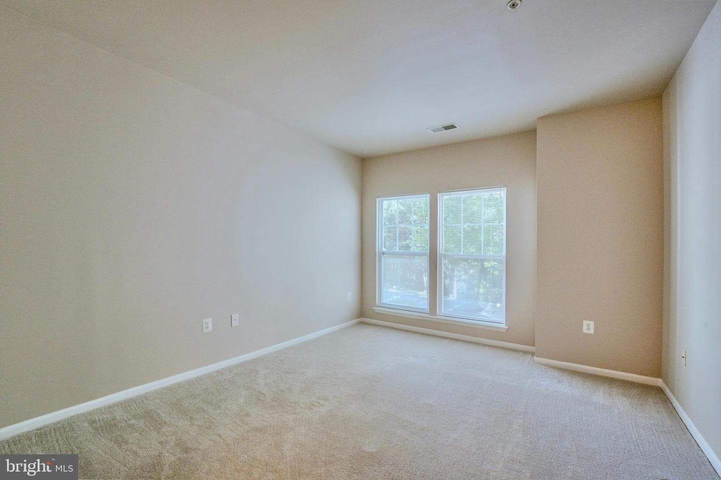 1520 N Point Drive #03-0202 photo 14