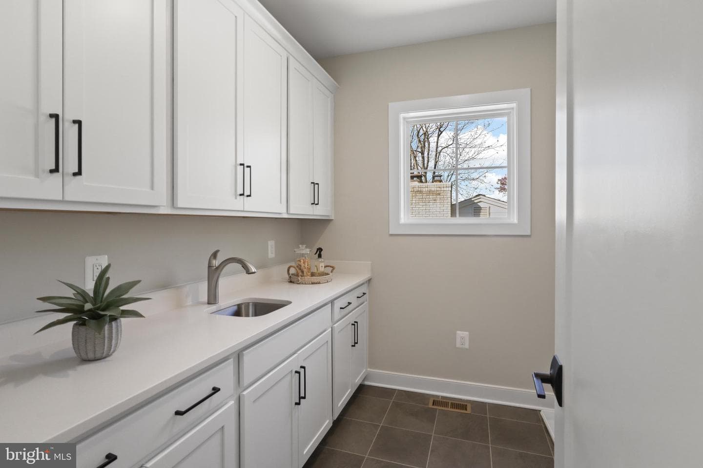 611 Tapawingo Road SW photo 33