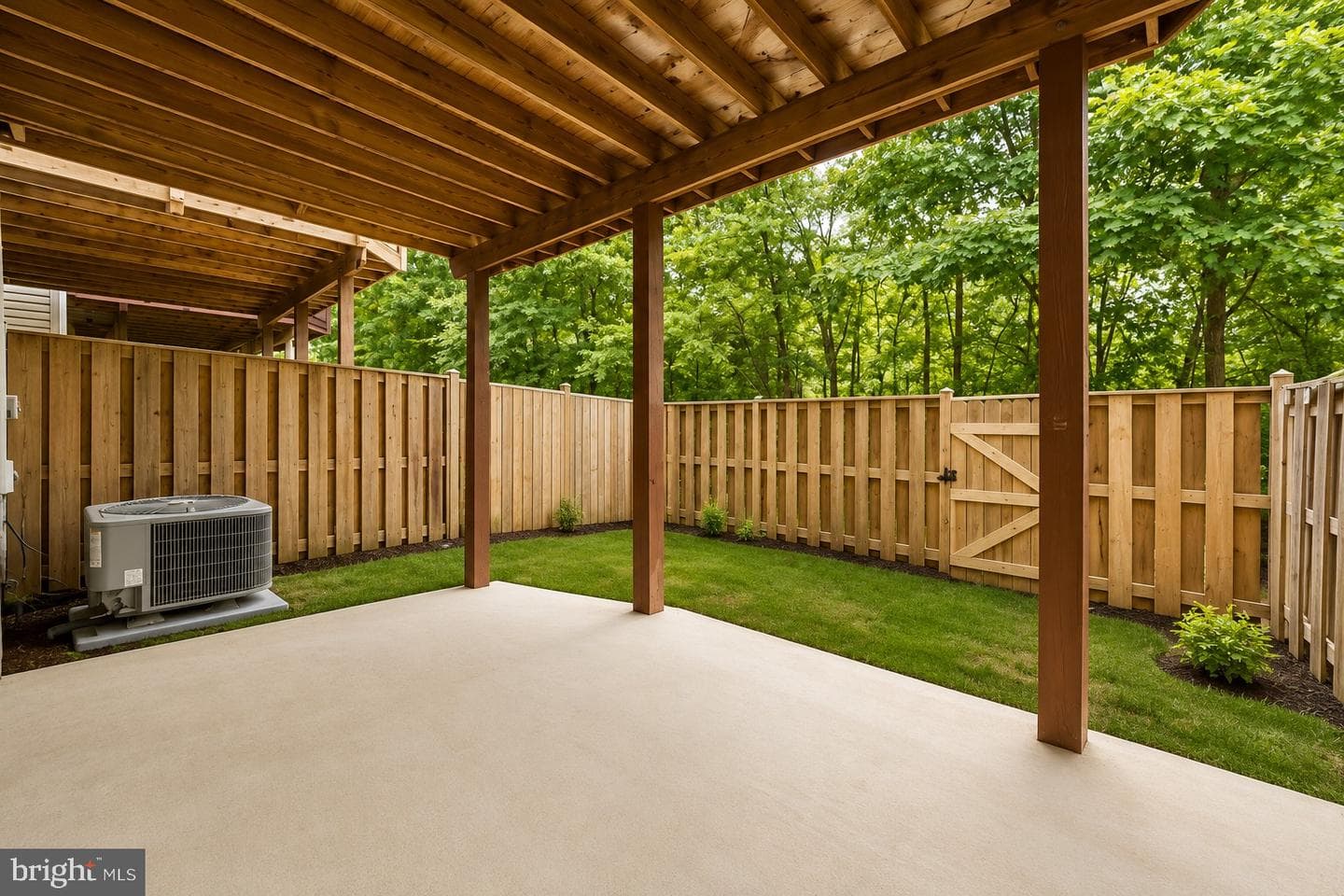 8570 Wyngate Manor Court photo 29