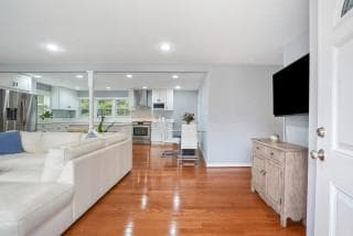 6802 Derrell Court photo 7