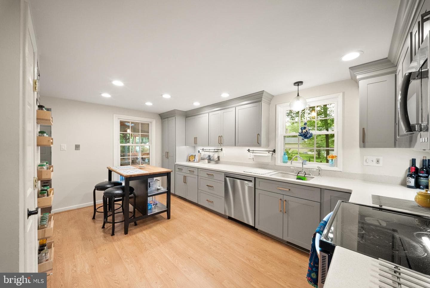 2655 Petersborough Street photo 11
