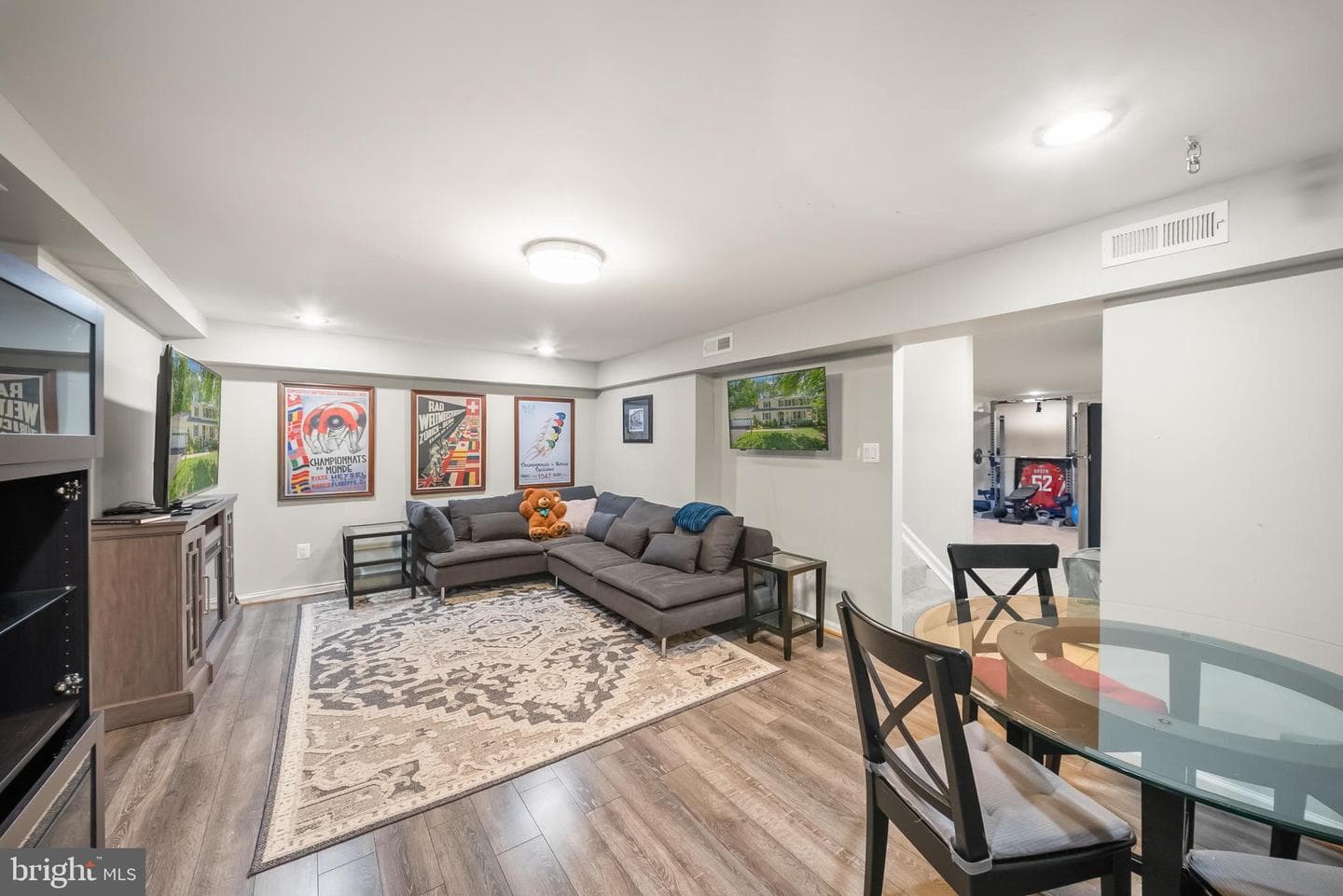 2655 Petersborough Street photo 35